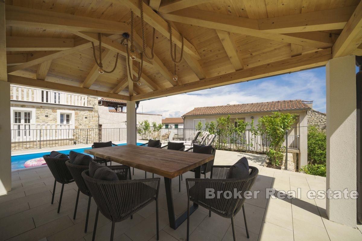 Renovated luxury house with swimming pool