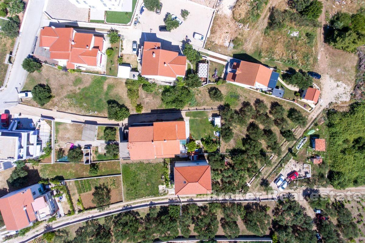 Красивый участок под застройку рядом с пляжем