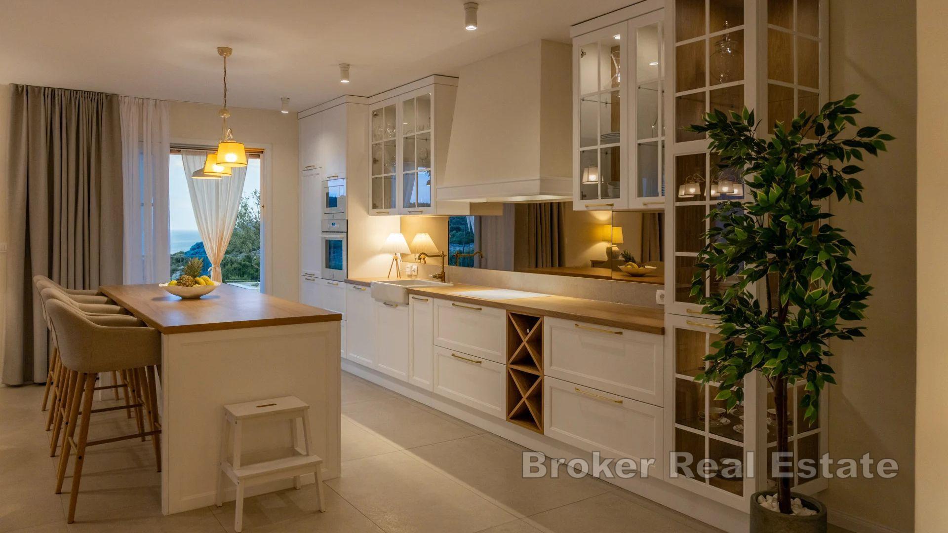 Zaciszna willa z widokiem na morze i basenem