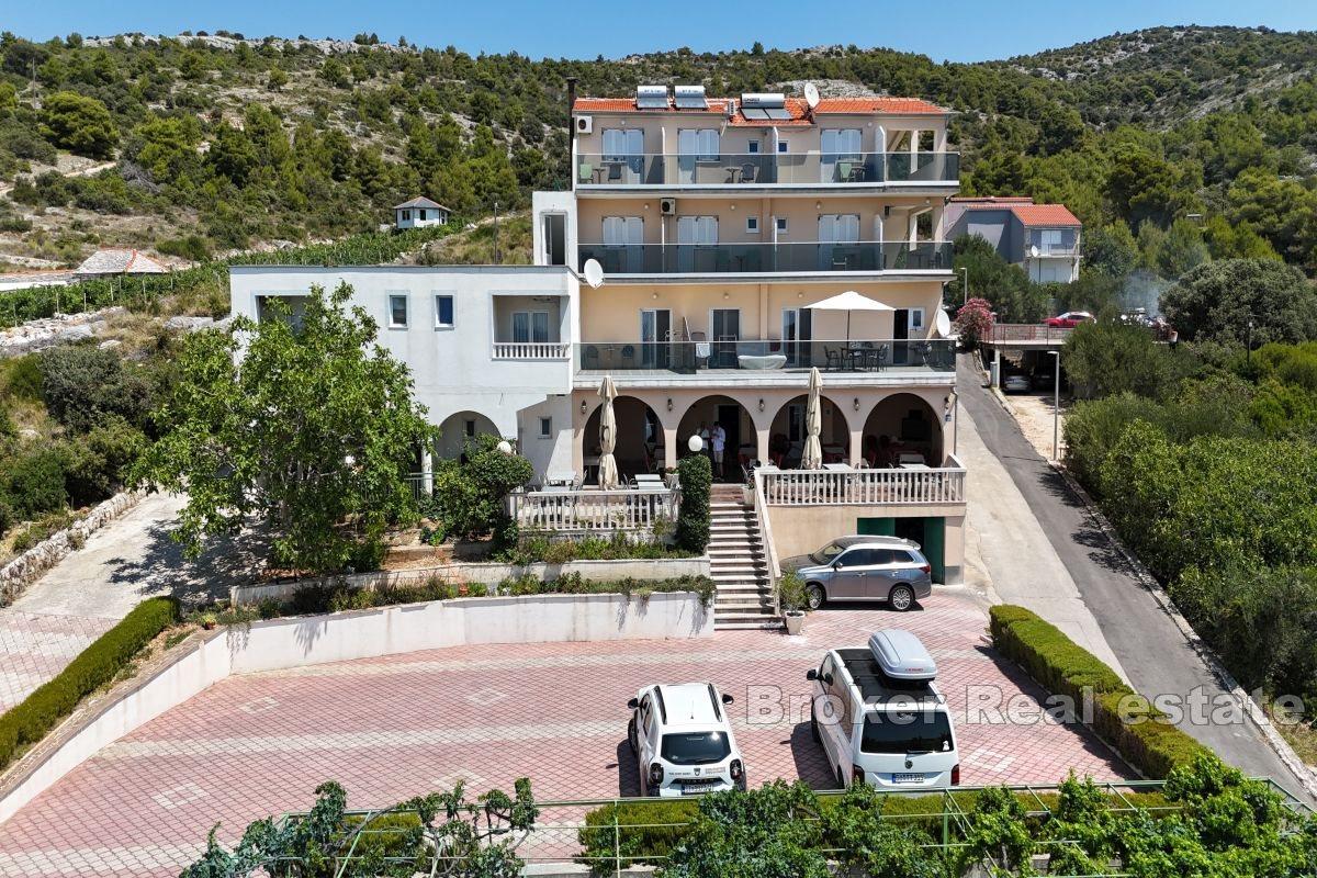 Primošten - Izby a reštaurácia na výbornom mieste