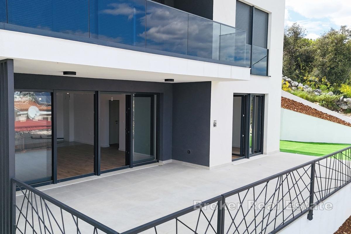 Mieszkanie z panoramicznym widokiem na drugim piętrze nowego budynku