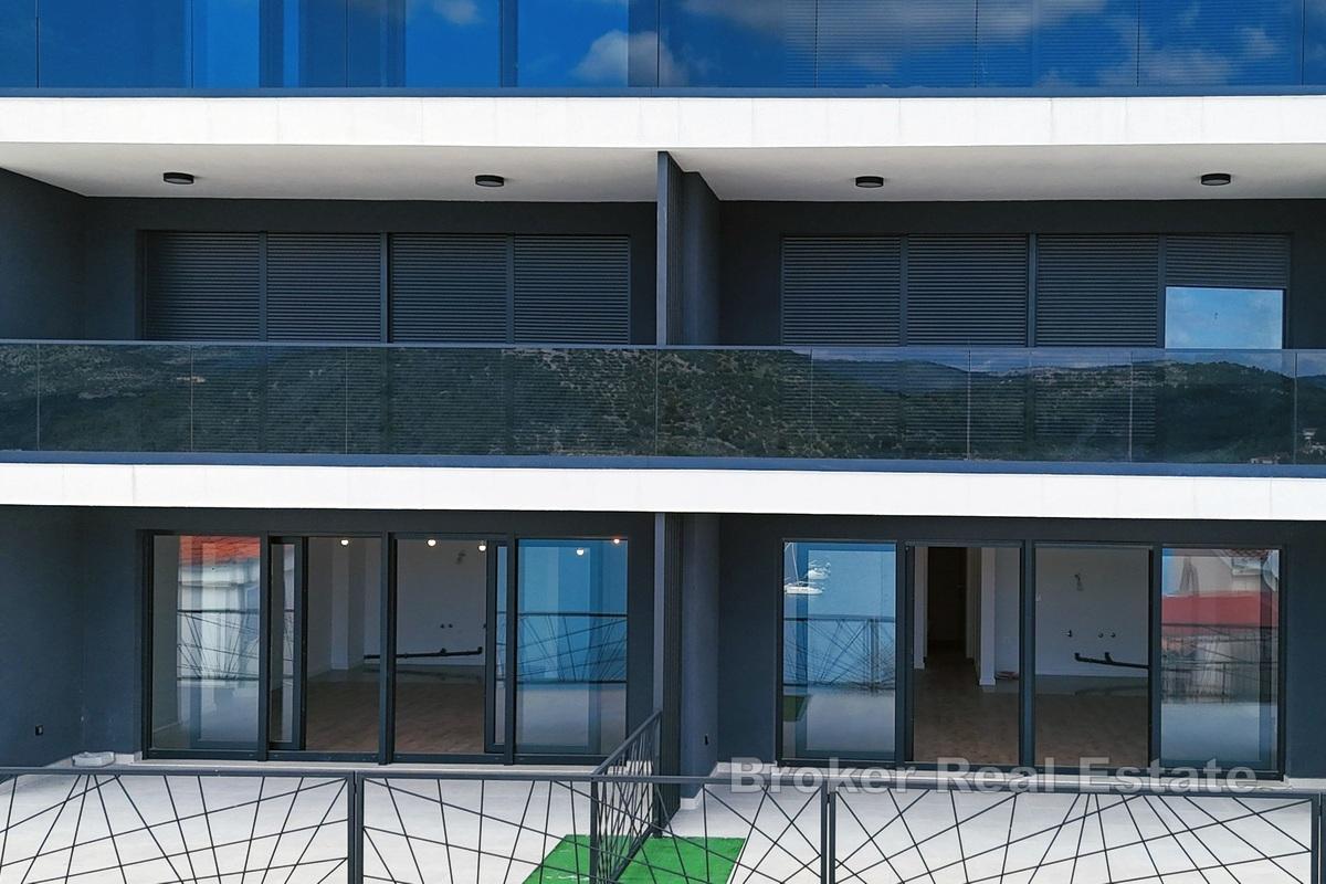 Mieszkanie z panoramicznym widokiem na drugim piętrze nowego budynku