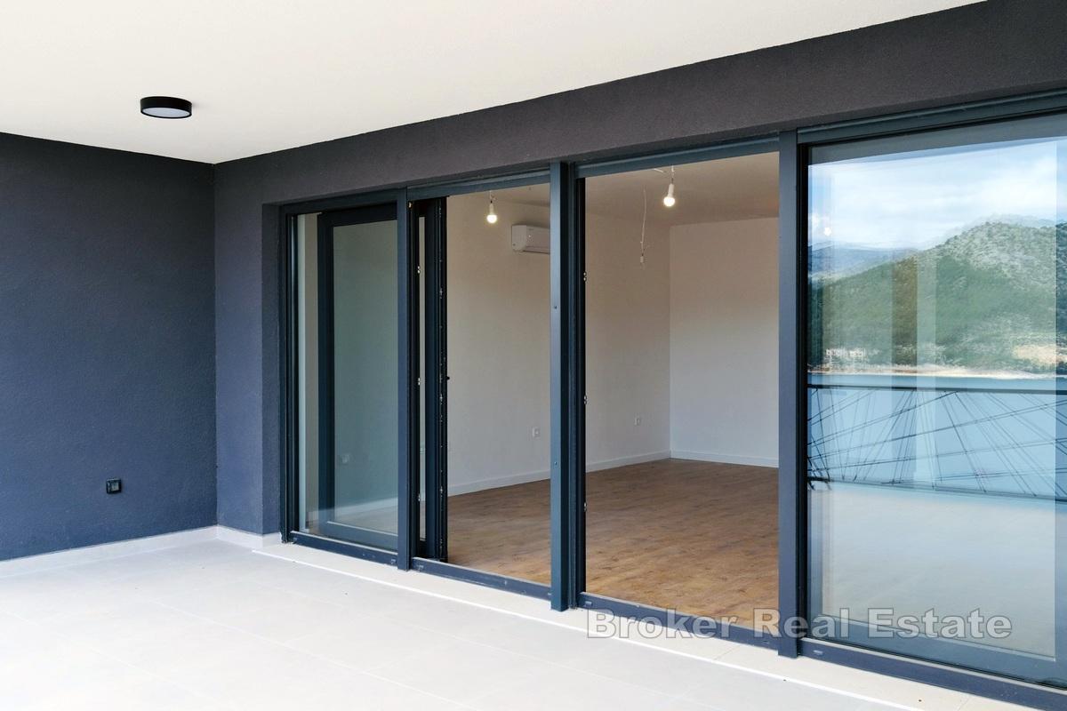 Mieszkanie z panoramicznym widokiem na drugim piętrze nowego budynku