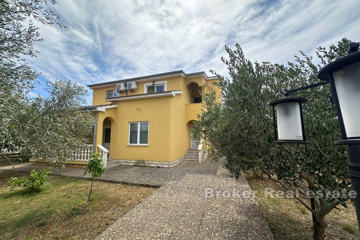 Two detached house with sea view