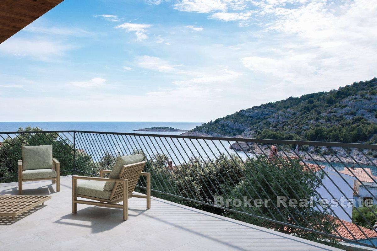 Luxury new build with sea view