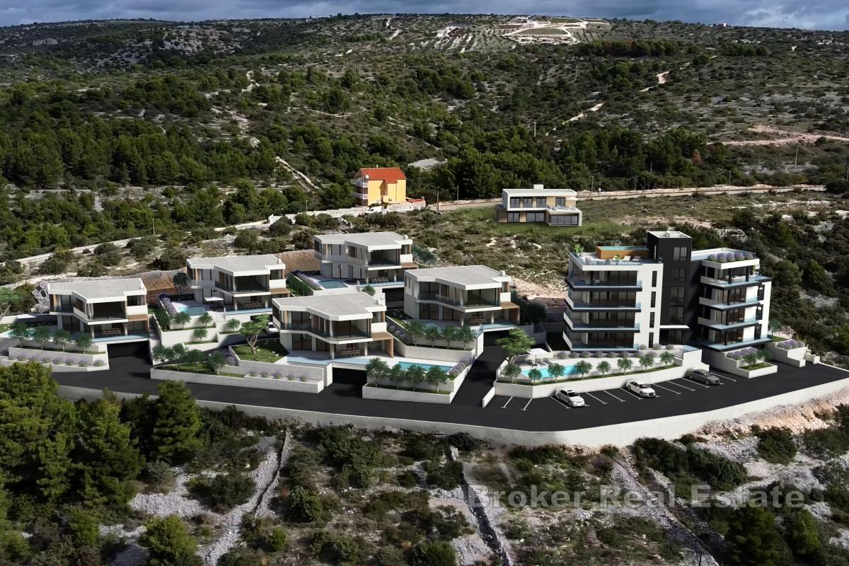 Villa med pool och panoramautsikt över havet