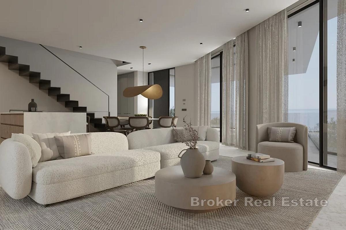 Villa med pool och panoramautsikt över havet