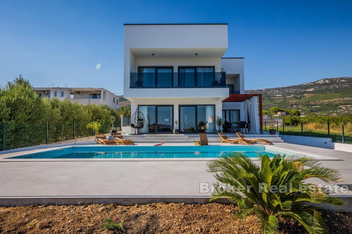 Exclusive newly built villa with panoramic sea view