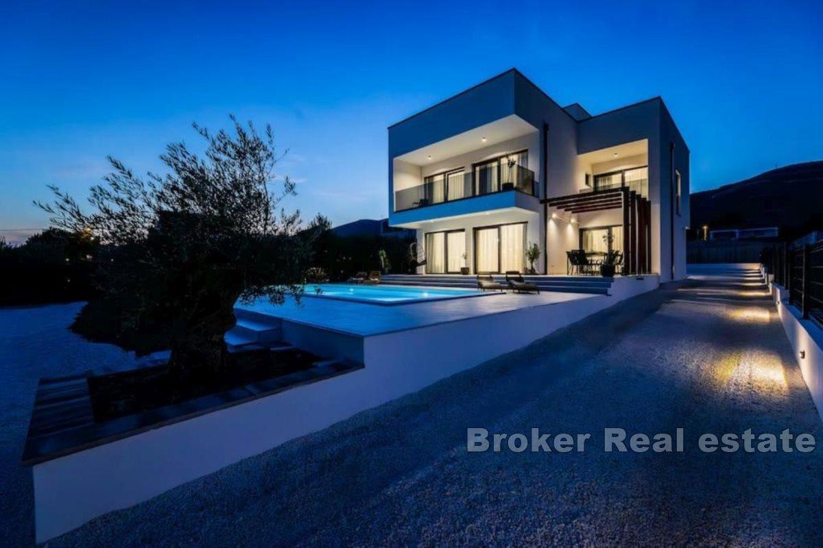 Exklusive Neubauvilla mit Panoramablick auf das Meer