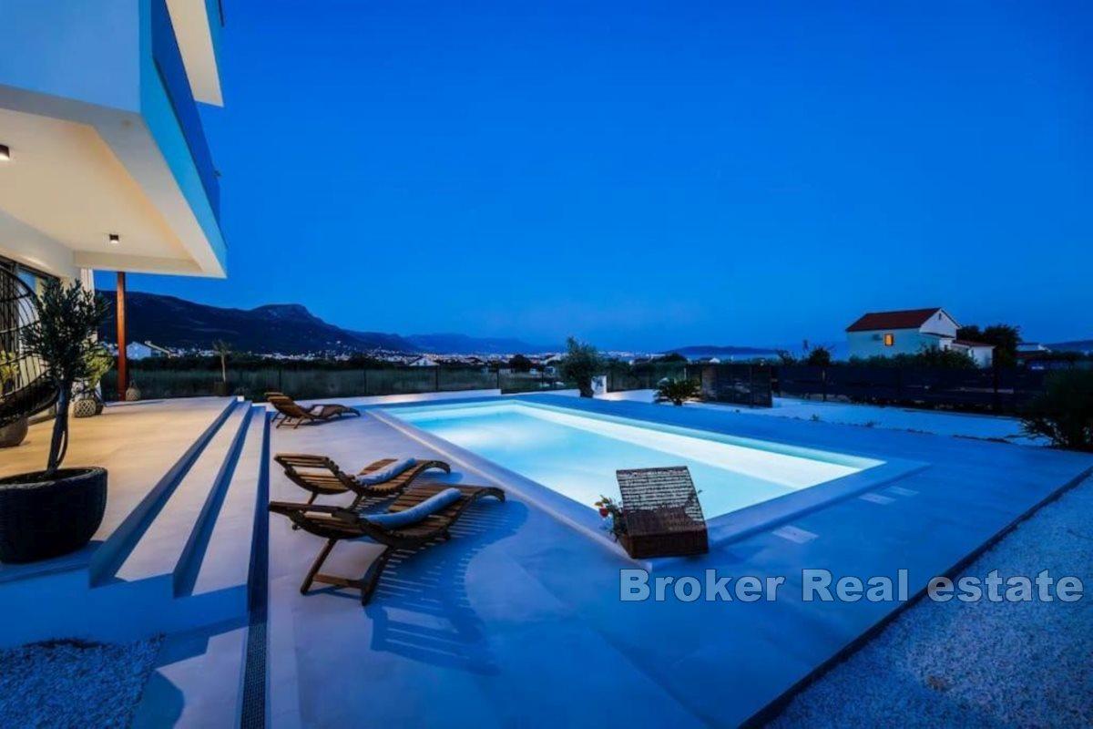 Exklusive Neubauvilla mit Panoramablick auf das Meer