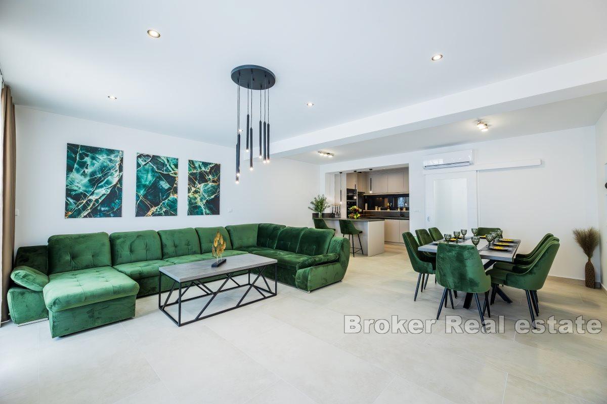 Exklusive Neubauvilla mit Panoramablick auf das Meer