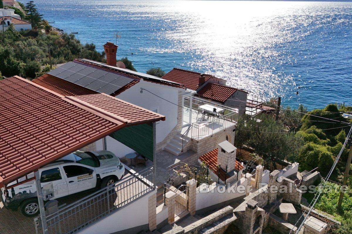Hus nära havet med en fantastisk utsikt