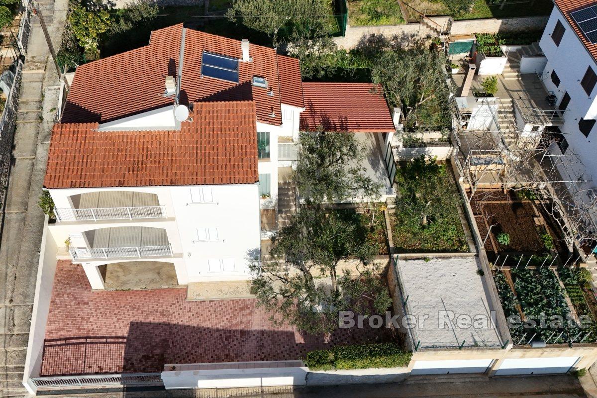 House in a peaceful cove with sea view