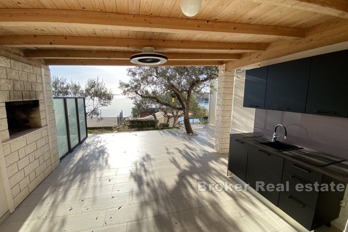 House in a peaceful cove with sea view