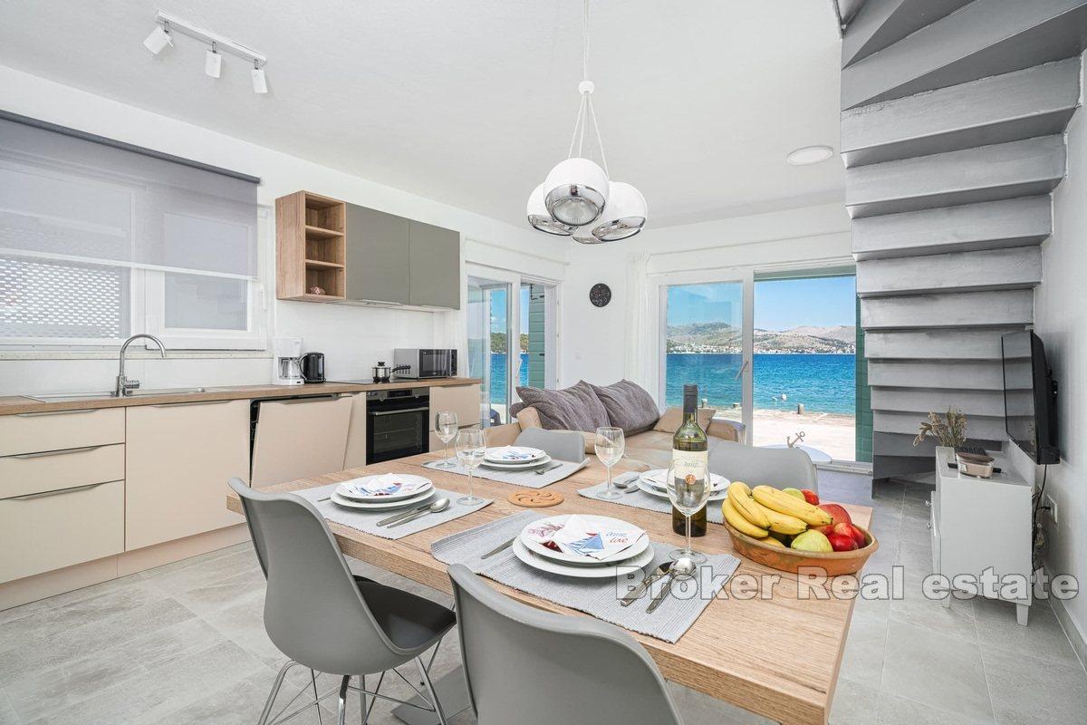 Nowo wybudowany dom na małej wyspie