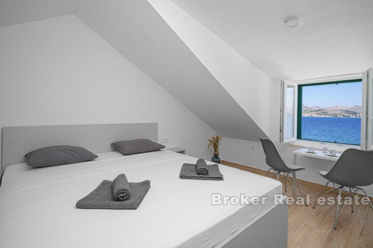 Nowo wybudowany dom na małej wyspie