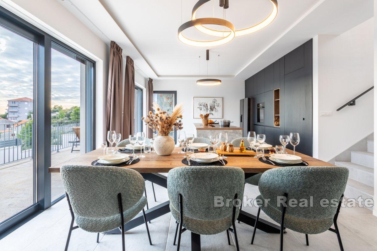 Willa w spokojnej okolicy z widokiem na morze