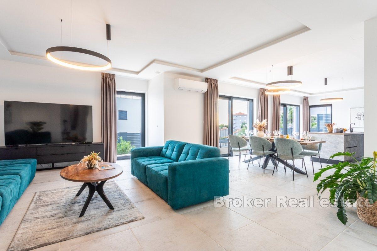 Willa w spokojnej okolicy z widokiem na morze