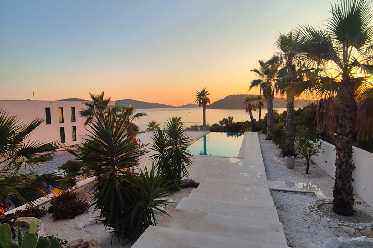 001-2044-43-rogoznica-apartments-with-pool-and-sea-view-for-sale