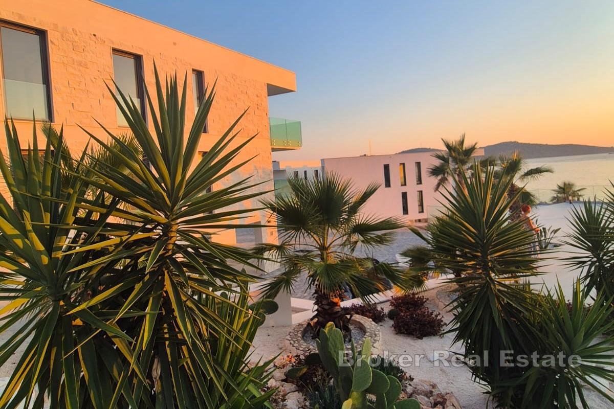 Appartamenti con piscina e vista mare