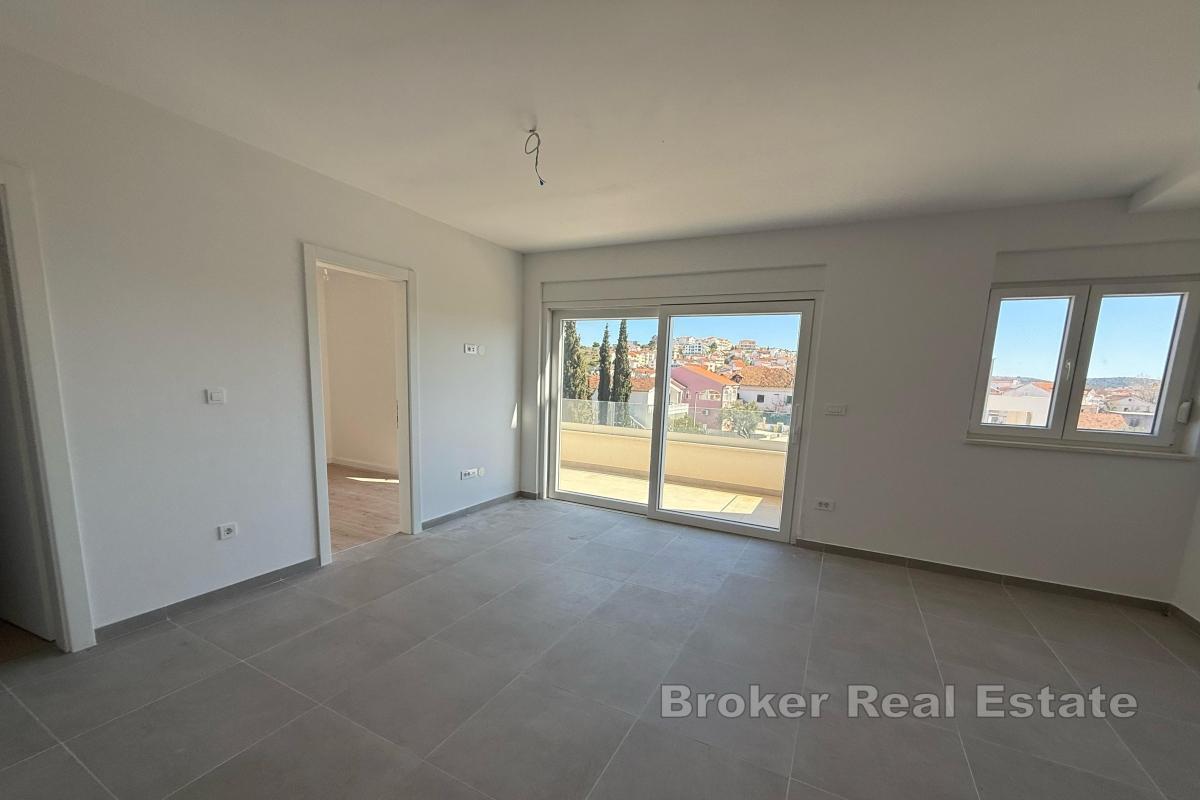 Nowo wybudowany apartament z parkingiem w pobliżu centrum miasta