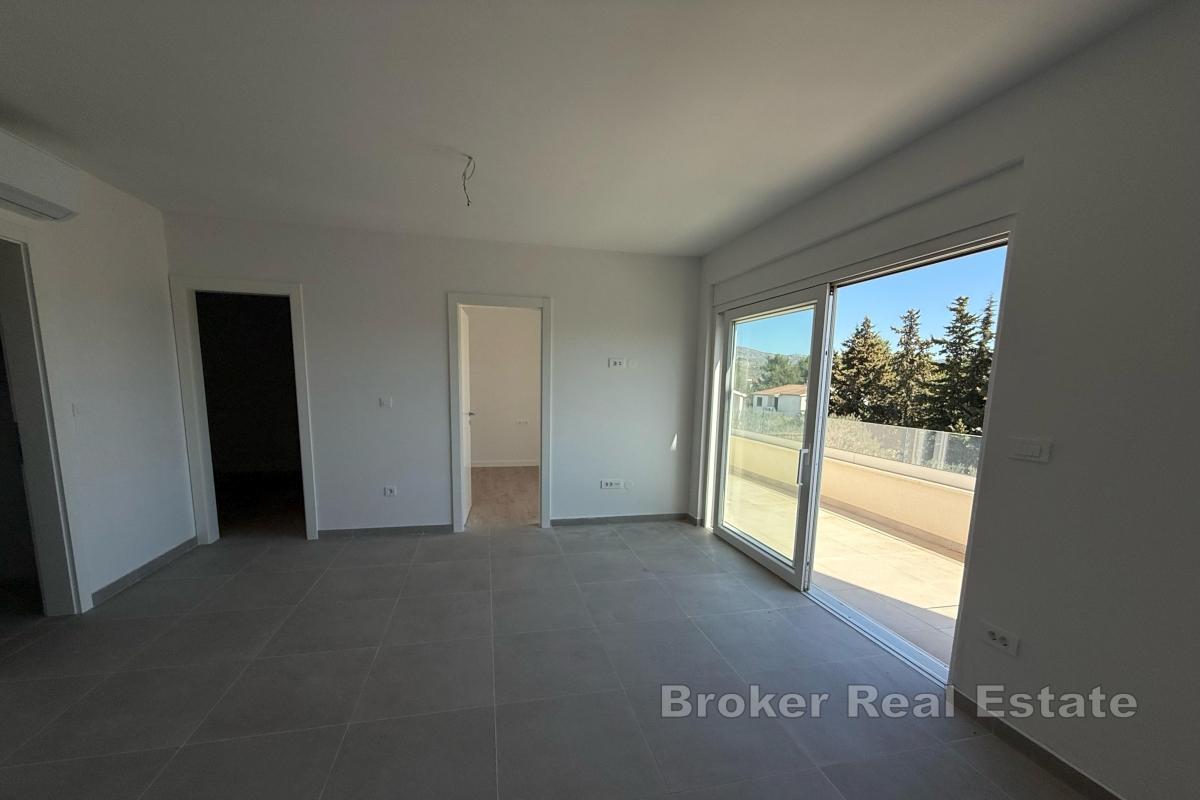 Nowo wybudowany apartament z parkingiem w pobliżu centrum miasta