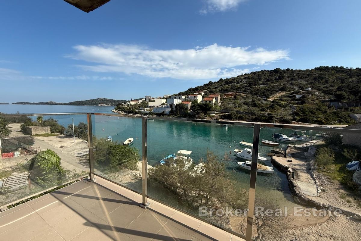 Haus mit 5 Wohnungen in erster Meeresreihe