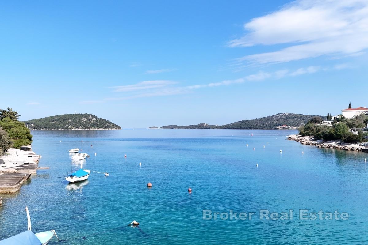 Haus mit 5 Wohnungen in erster Meeresreihe