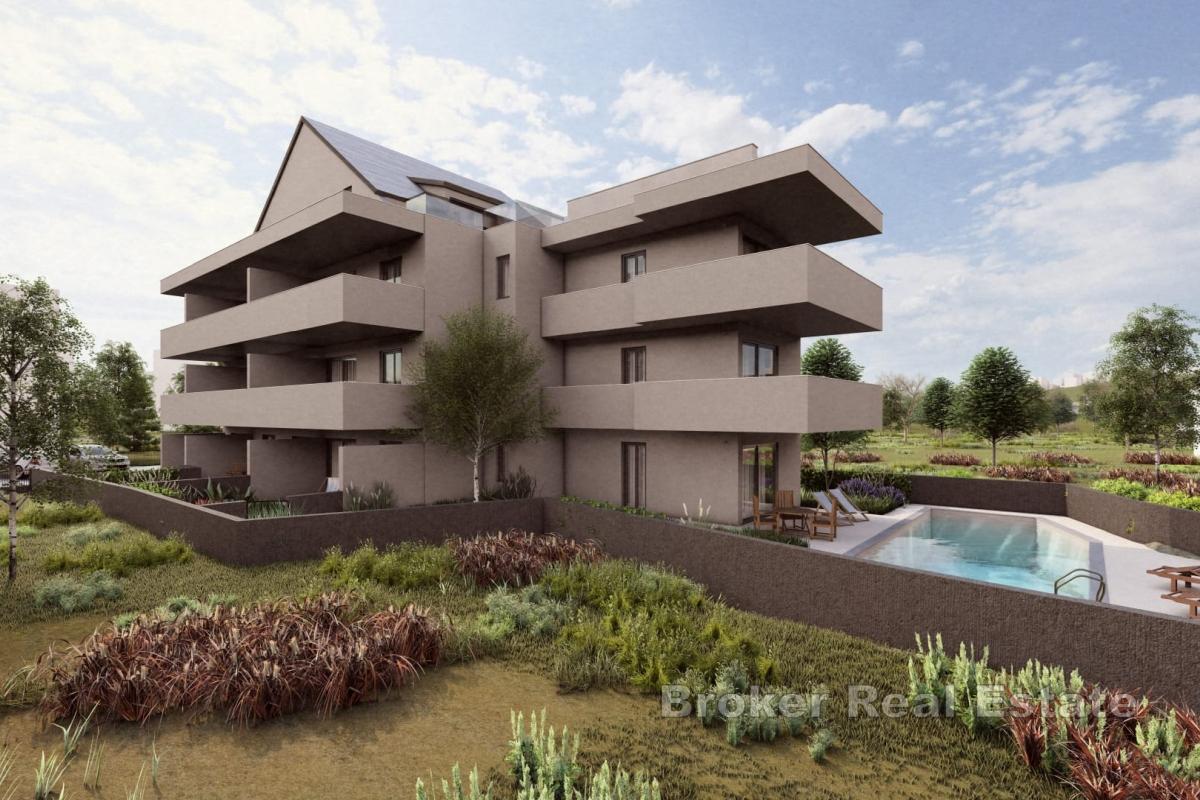 Moderní přímořská nemovitost – penthouse s bazénem v Rogoznici