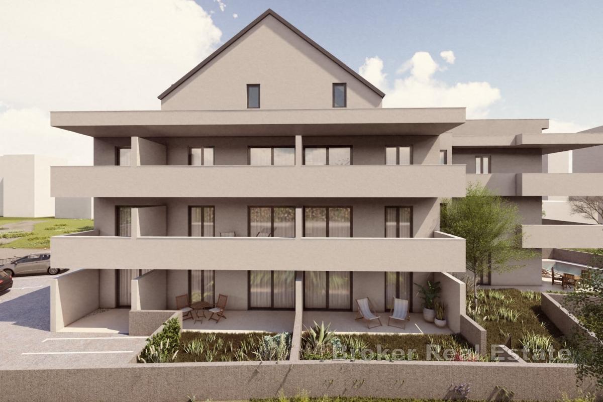 Moderní přímořská nemovitost – penthouse s bazénem v Rogoznici