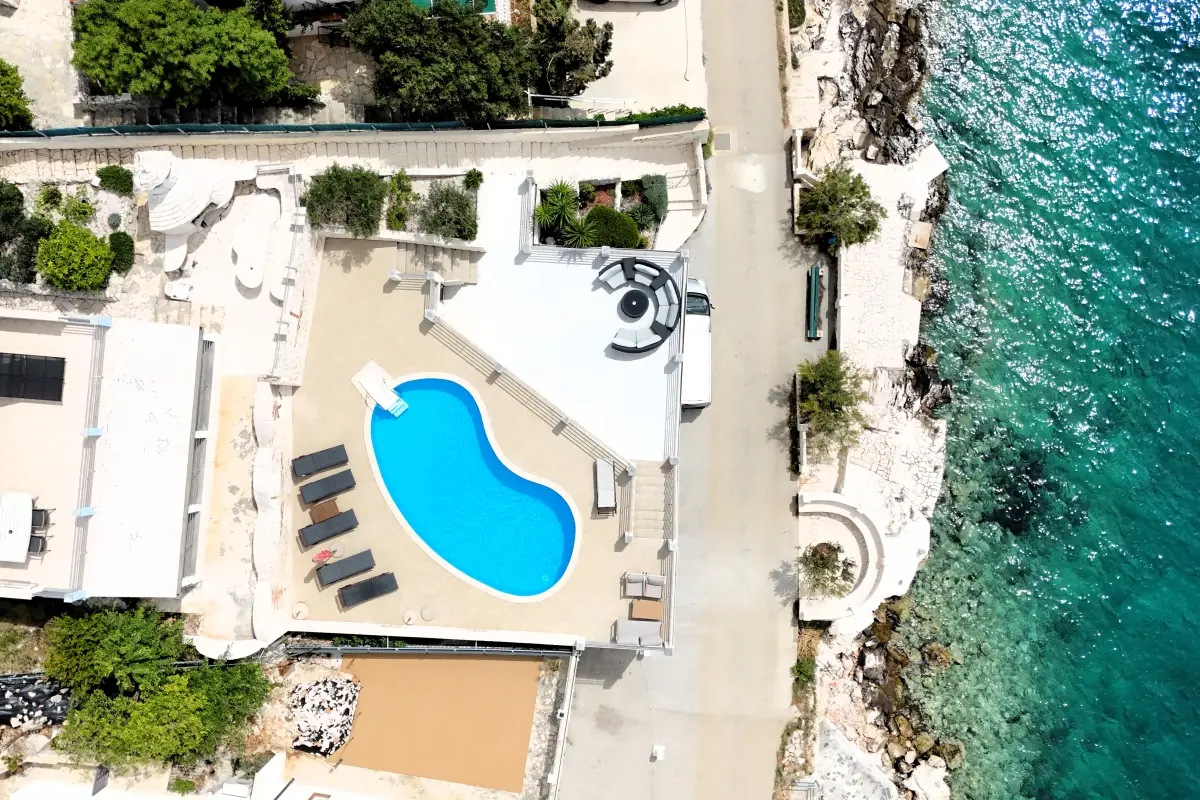 001-2044-56-Marina-Seafront-apartment-villa-for-sale