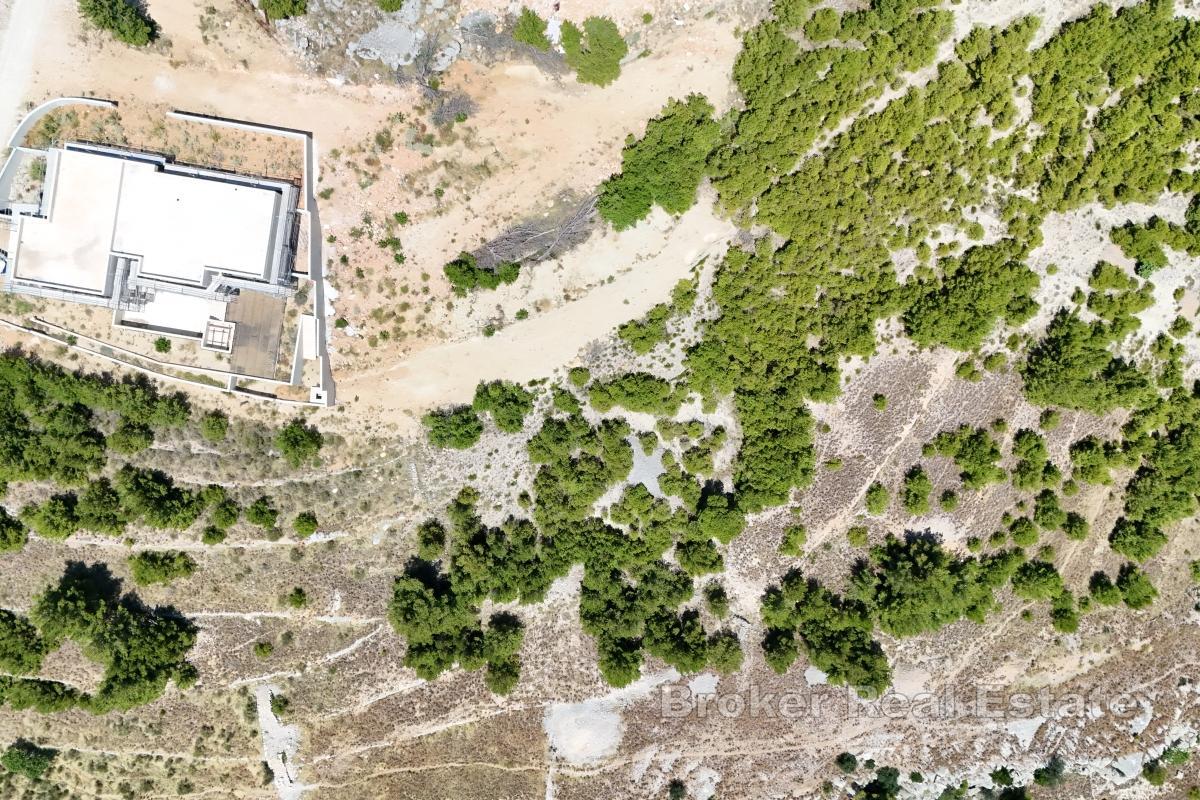 Pozemok s otvoreným výhľadom na more