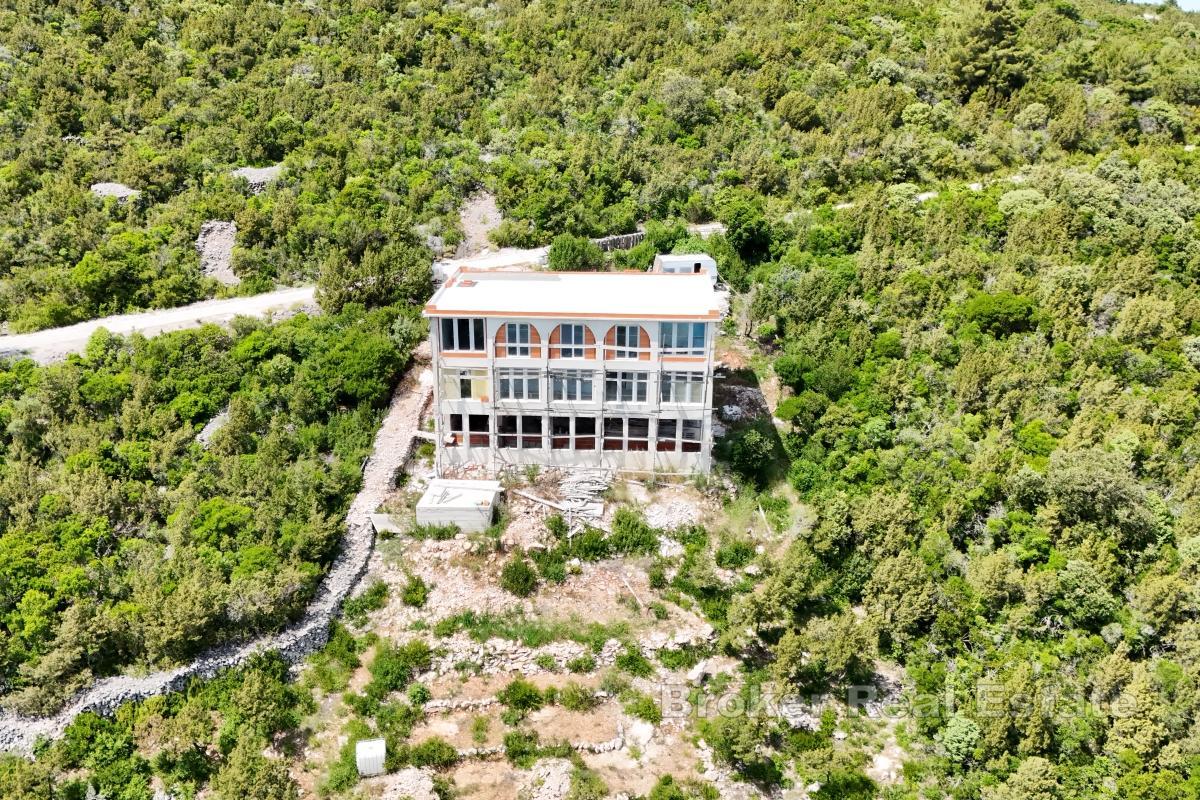 Proprietà unica, casa con vista mare