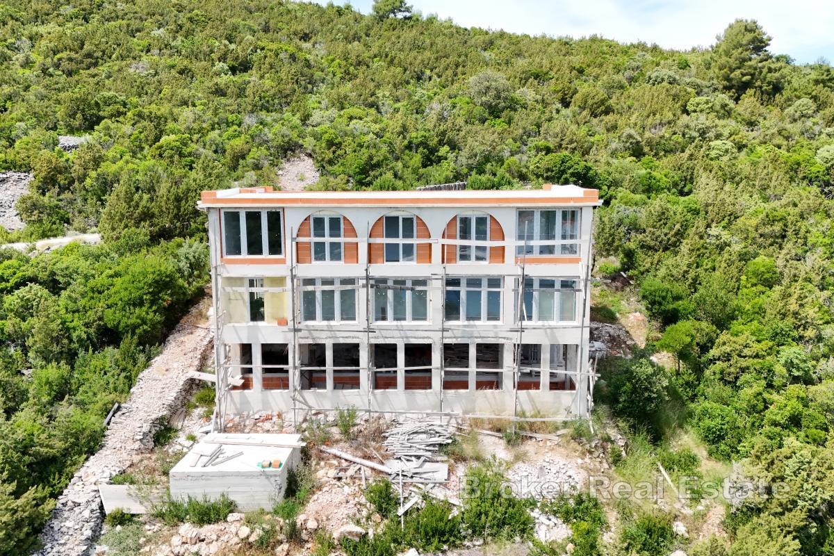 Proprietà unica, casa con vista mare