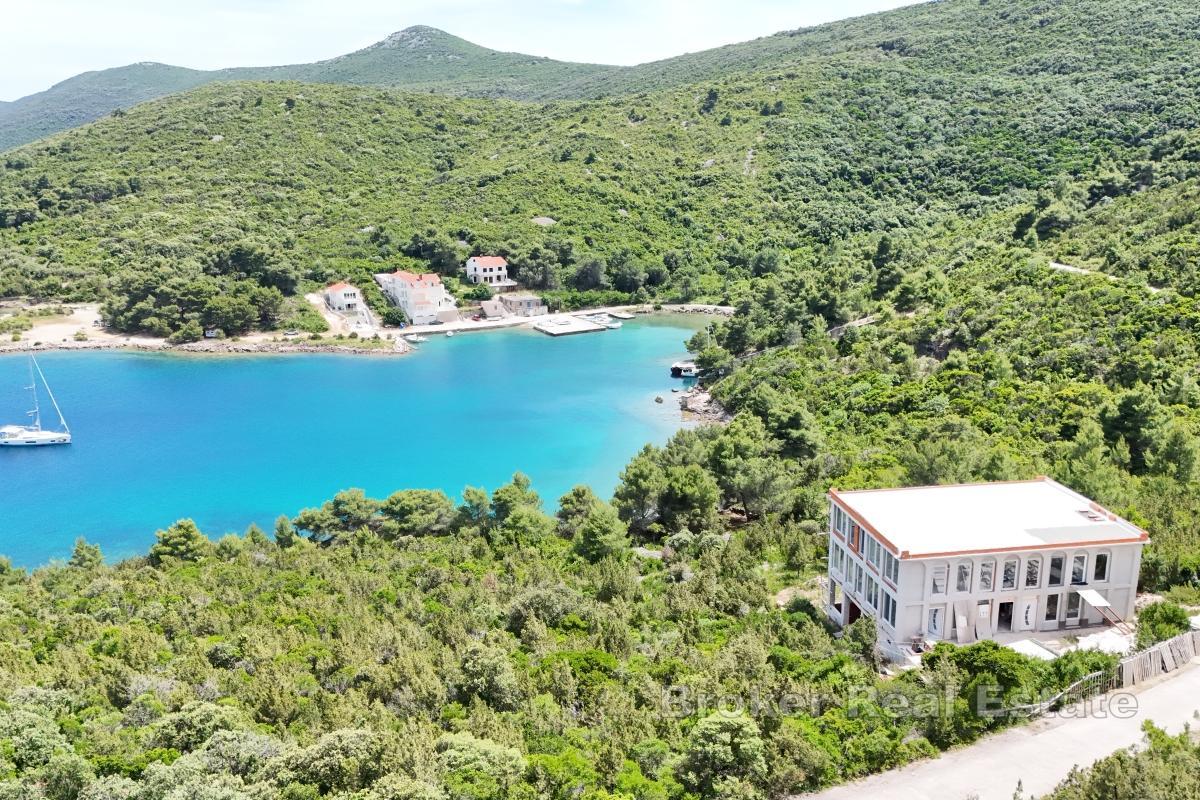 Proprietà unica, casa con vista mare