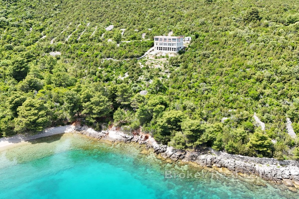 Proprietà unica, casa con vista mare