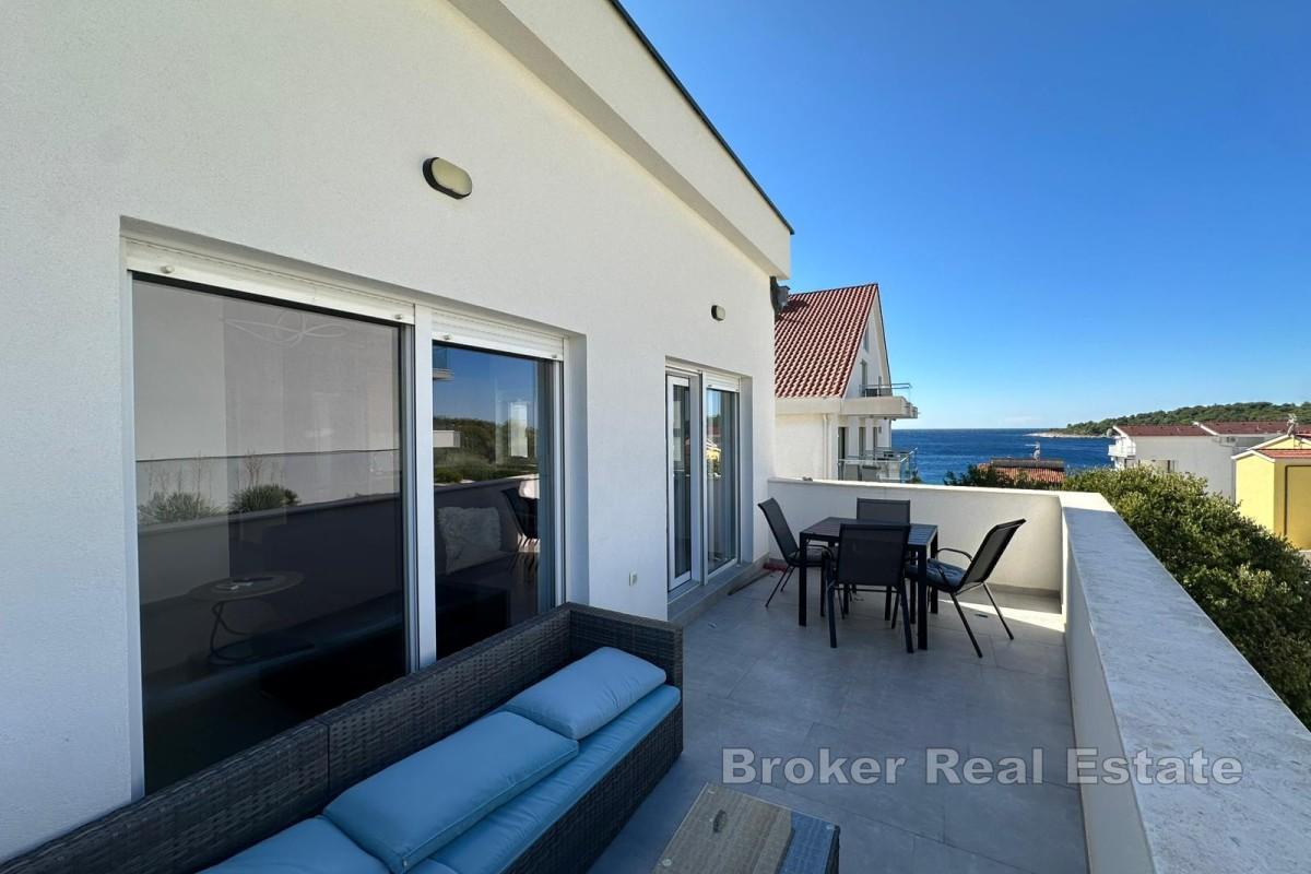 Nybyggd byggnad i lugnt läge