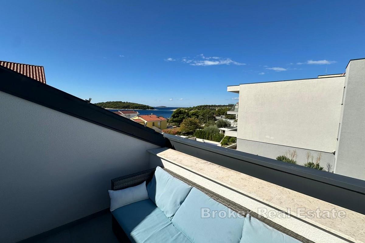 Nybyggd byggnad i lugnt läge