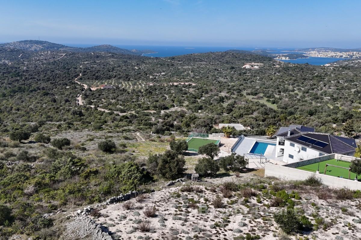 Terrain attractif pour la construction d'une villa