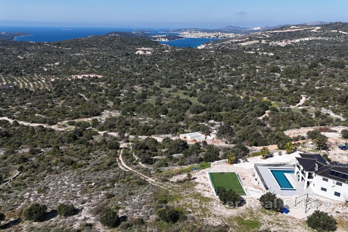 Terrain attractif pour la construction d'une villa