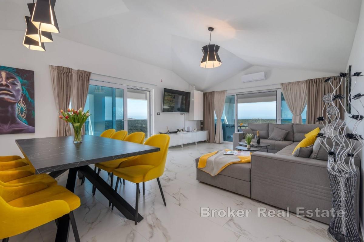 Nowoczesna willa z otwartym widokiem i dwoma apartamentami