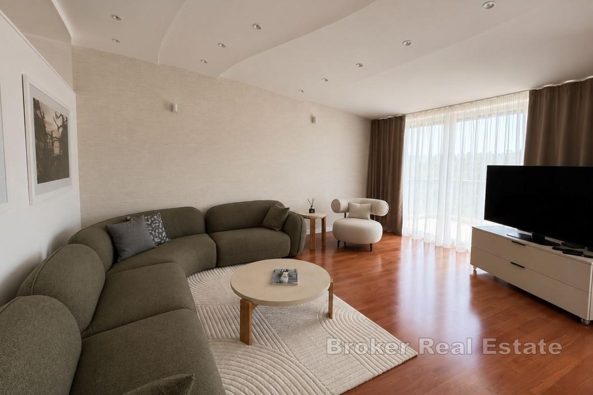 Przestronny apartament w pierwszym rzędzie od morza