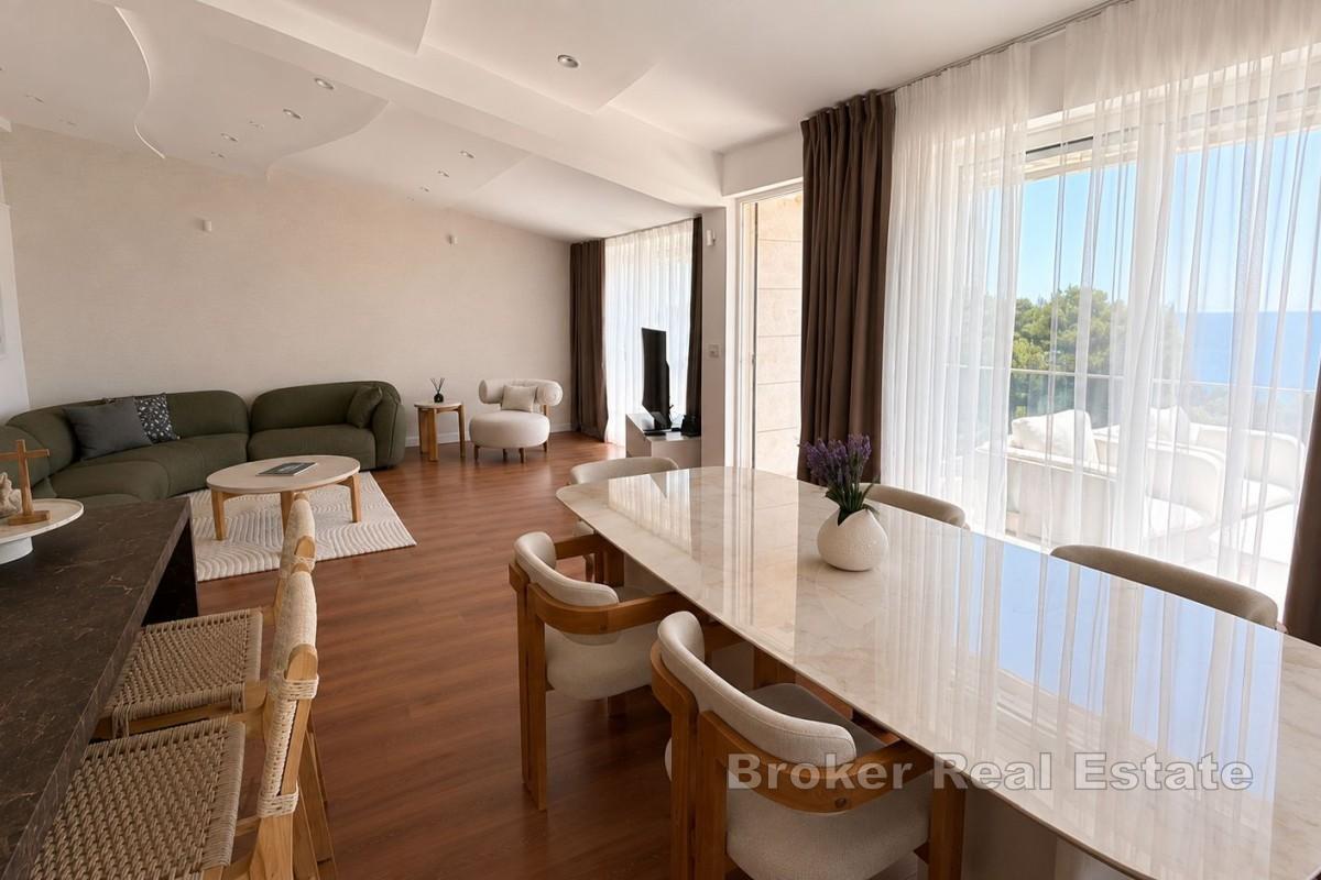 Przestronny apartament w pierwszym rzędzie od morza