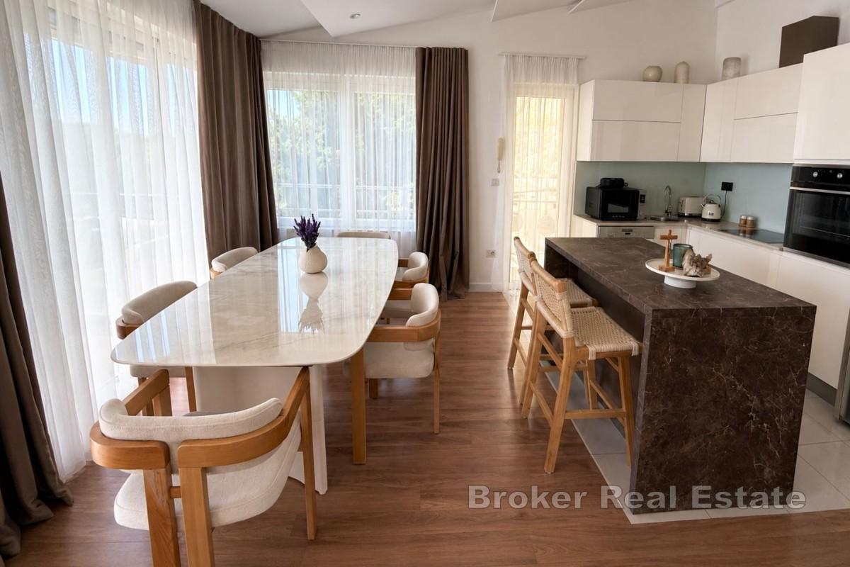 Przestronny apartament w pierwszym rzędzie od morza