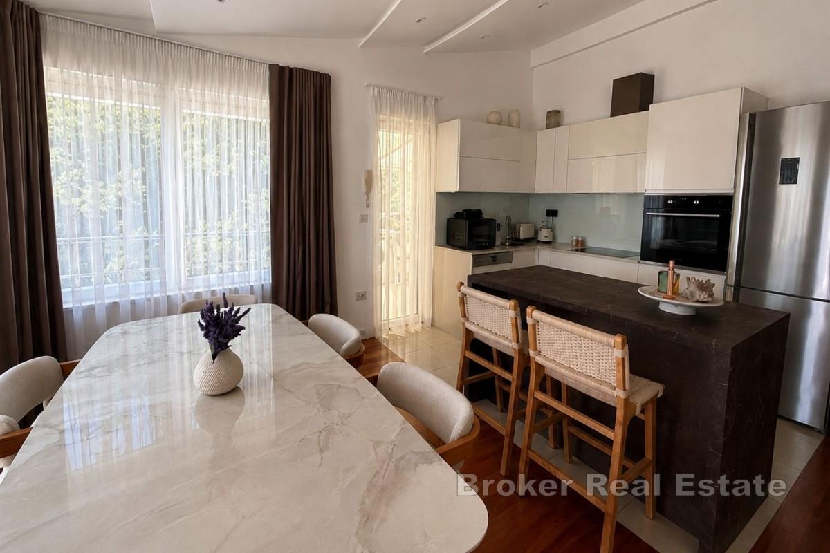 Przestronny apartament w pierwszym rzędzie od morza