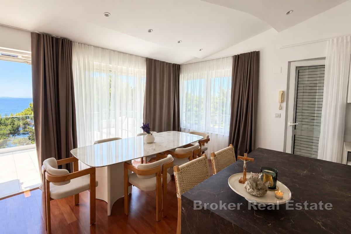 Przestronny apartament w pierwszym rzędzie od morza