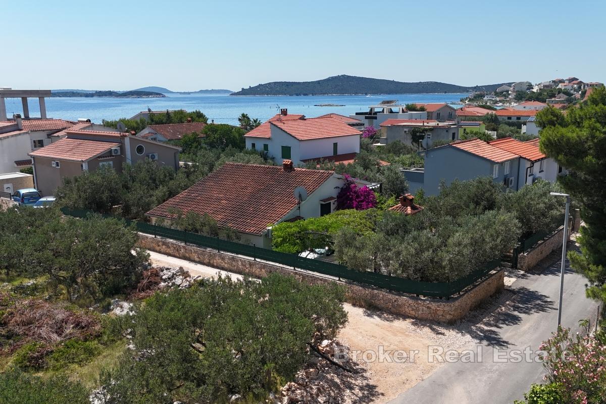 Casa vicino al mare con due unità abitative e possibilità di ampliamento