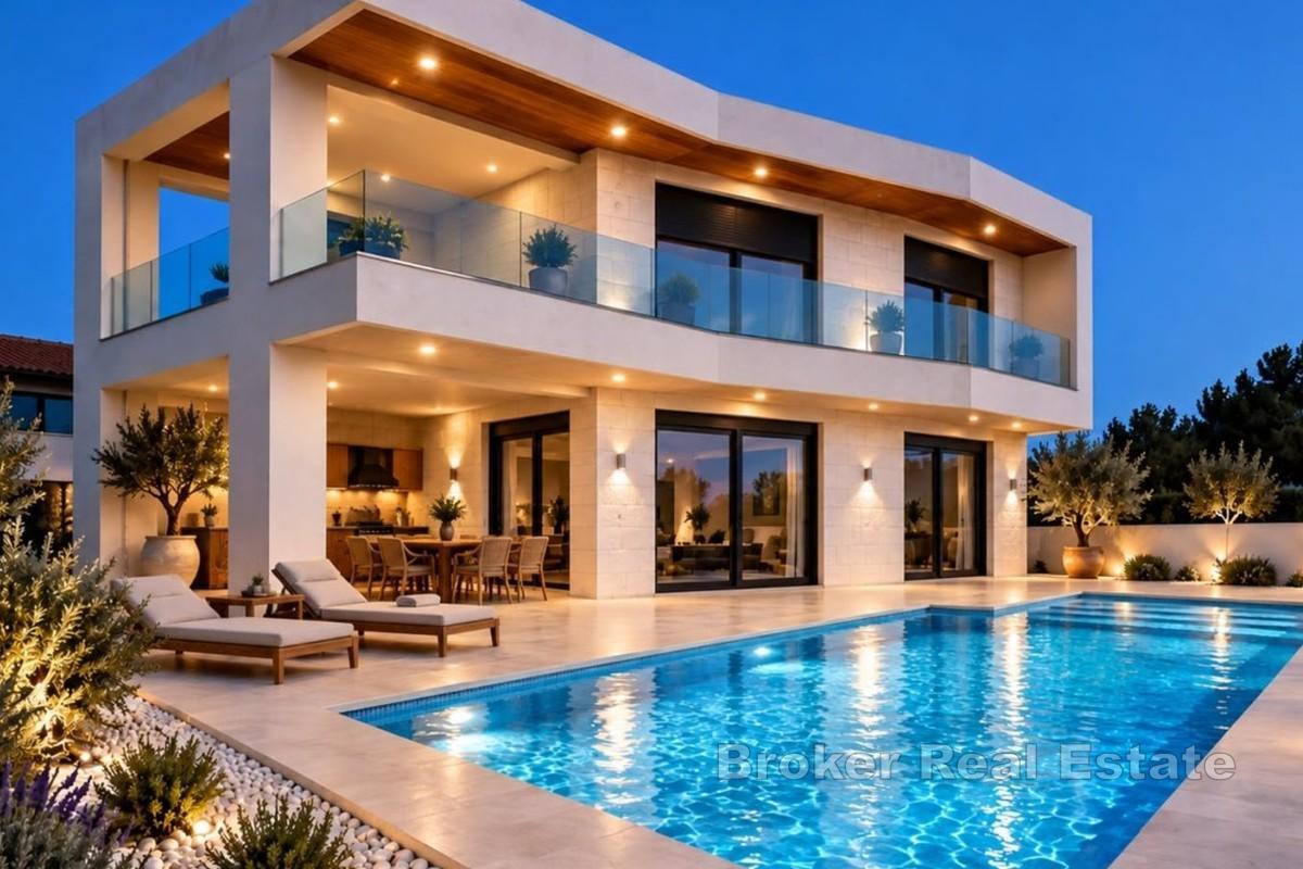 Esclusiva villa in costruzione con piscina