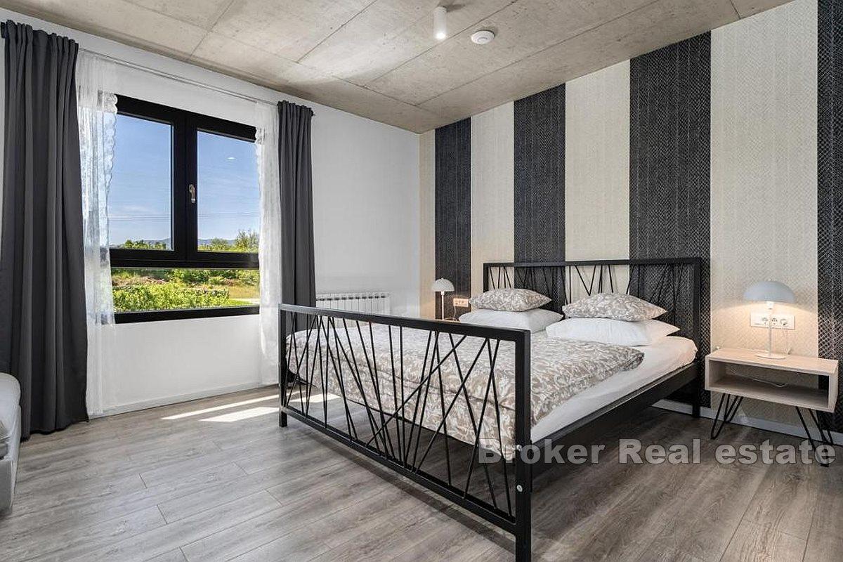 Luxury Villa with Pool and Spacious Garden