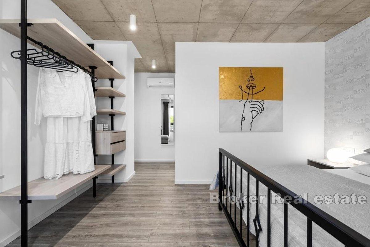 Luxury Villa with Pool and Spacious Garden